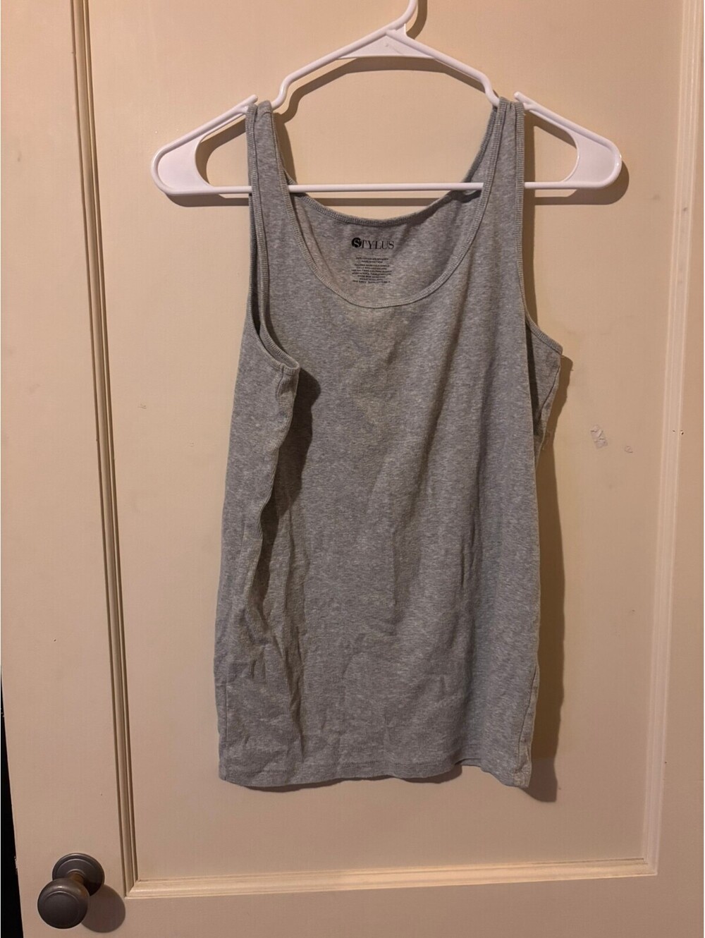 Gray tank top Large